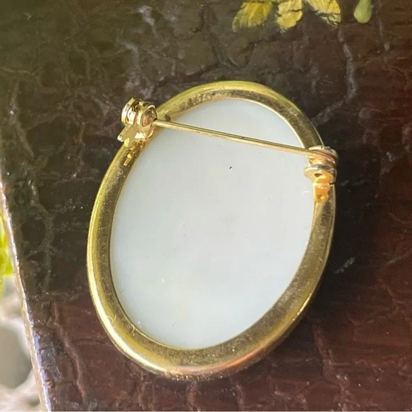 Vintage Unique Handpainted Landscape On Satin Fabric Brooch 1.5”x1.75” - Picture 3 of 4